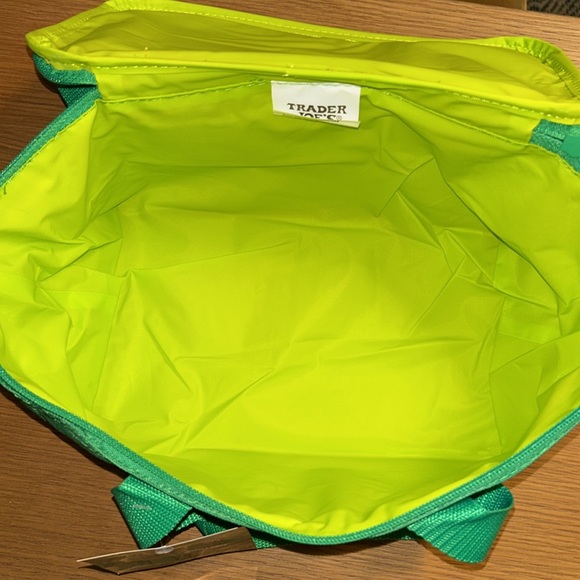 NWT Trader Joe’s Green Mini Insulated Cooler Bag - Picture 9 of 14